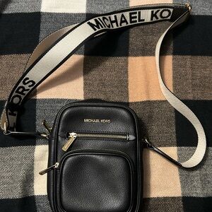 Michael Kors Jet Set Medium Leather Crossbody Bag